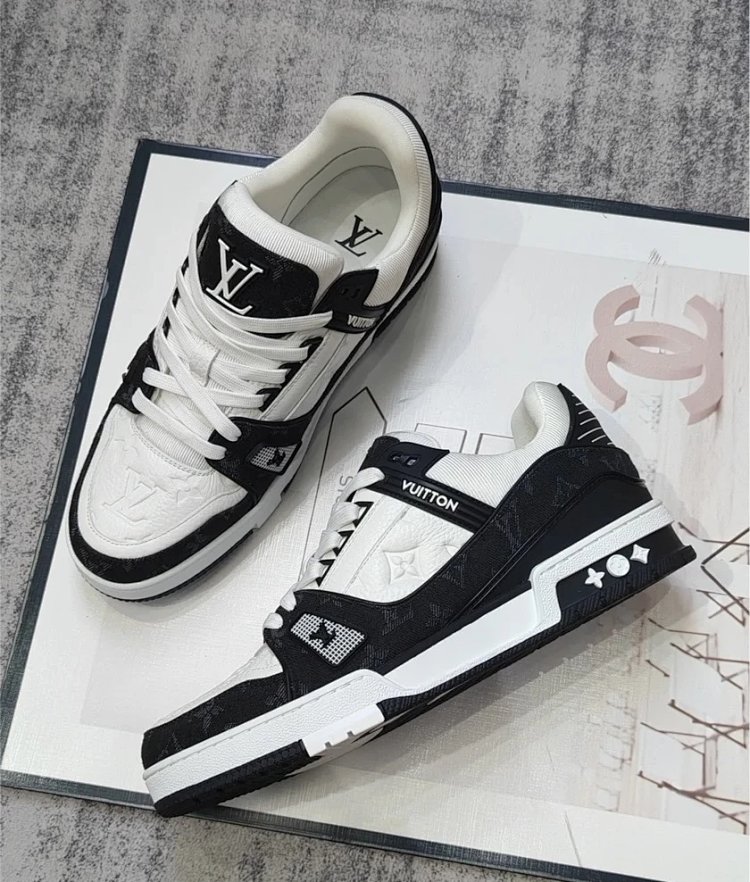 Louis Vuitton   Light luxury men's shoes, board shoes, trendy shoes, thick soled