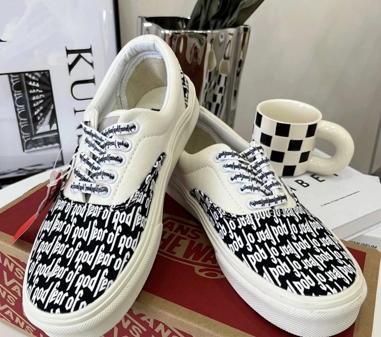 Wansi board shoes, one foot low cut shoesFear of God x Vans Era 95 dx white blac