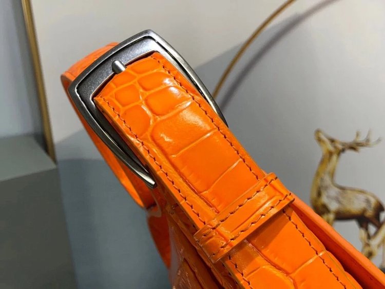 Balenciaga Crocodile Pattern Head Layer Calfskin Single Shoulder Handheld Underarm Bag Women's Bag |