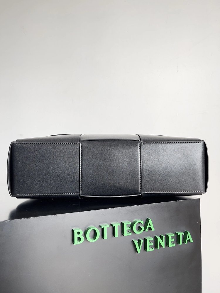 Bottega Veneta Large Grid Knitted Men's briefcase | Loongbuymall