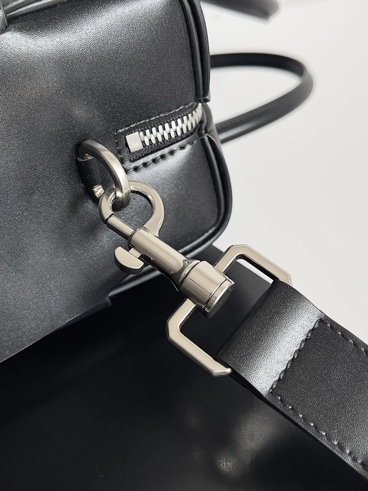 Bottega Veneta Large Grid Knitted Men's briefcase | Loongbuymall