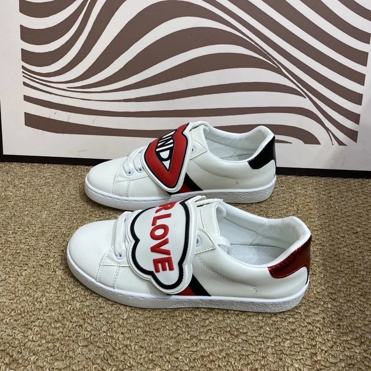 Gucci kisses red lips in white shoes | Loongbuymall