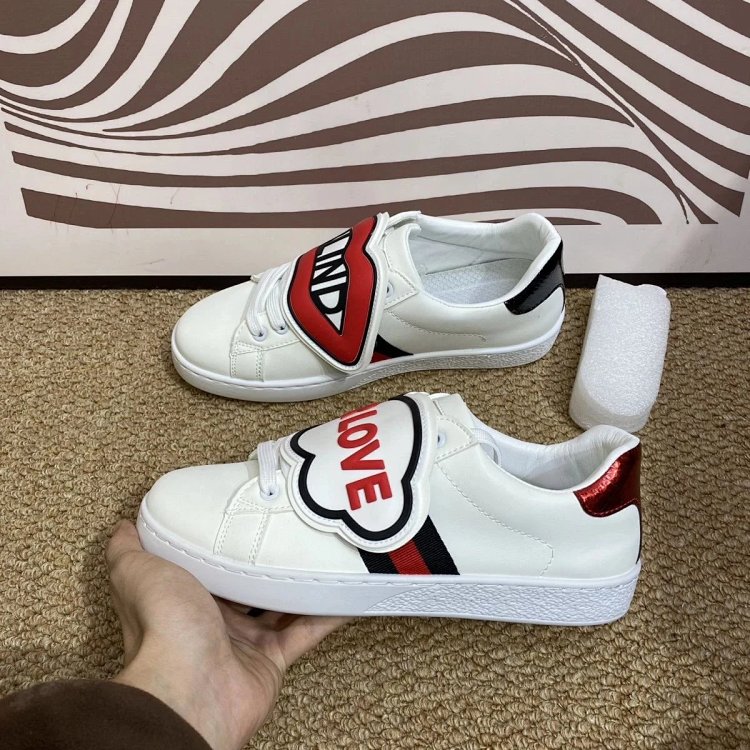 Gucci kisses red lips in white shoes | Loongbuymall