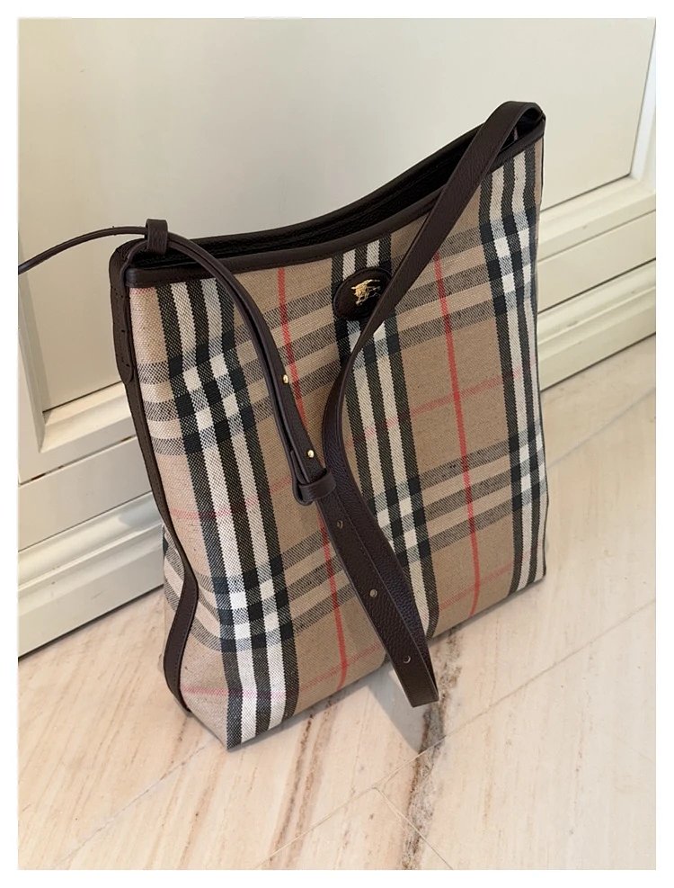 Burberry  Classic British plaid crossbody bag | Loongbuymall