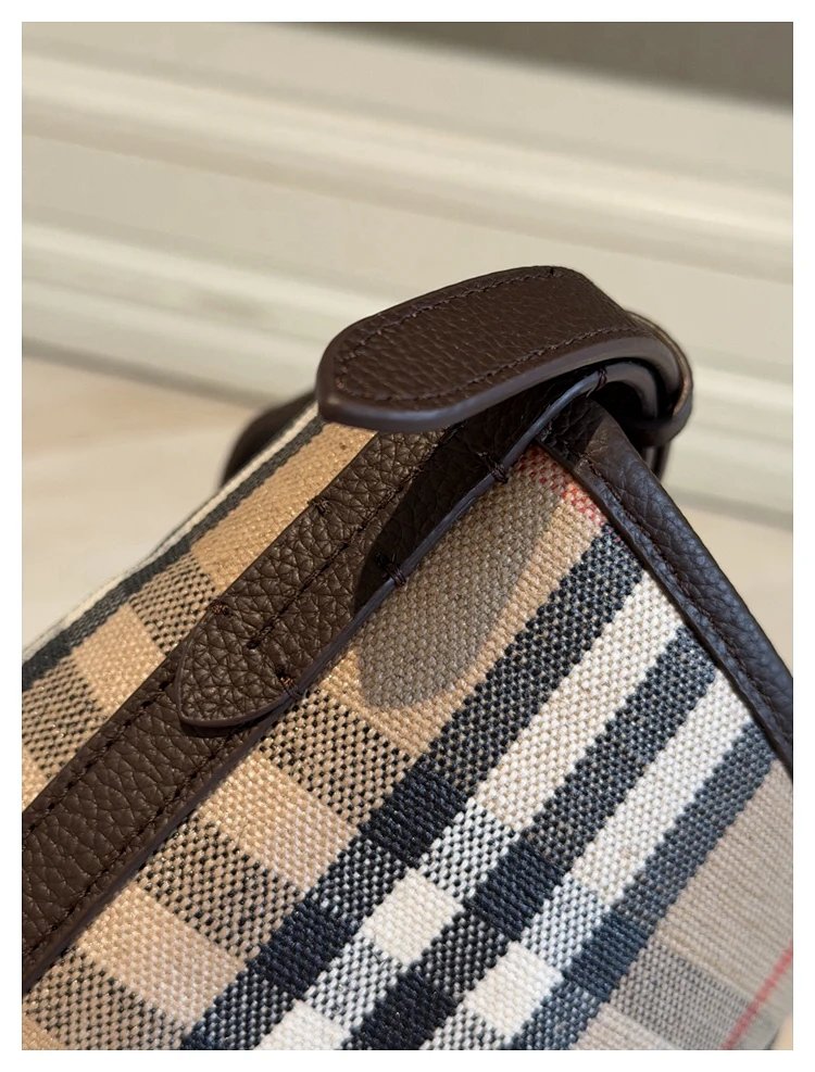 Burberry  Classic British plaid crossbody bag | Loongbuymall