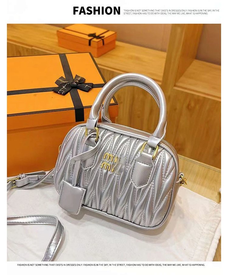 miumiu  Retro leather crossbody bag | Loongbuymall