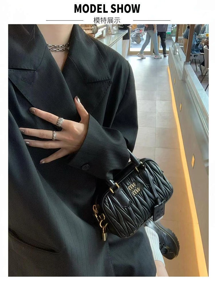 miumiu  Retro leather crossbody bag | Loongbuymall