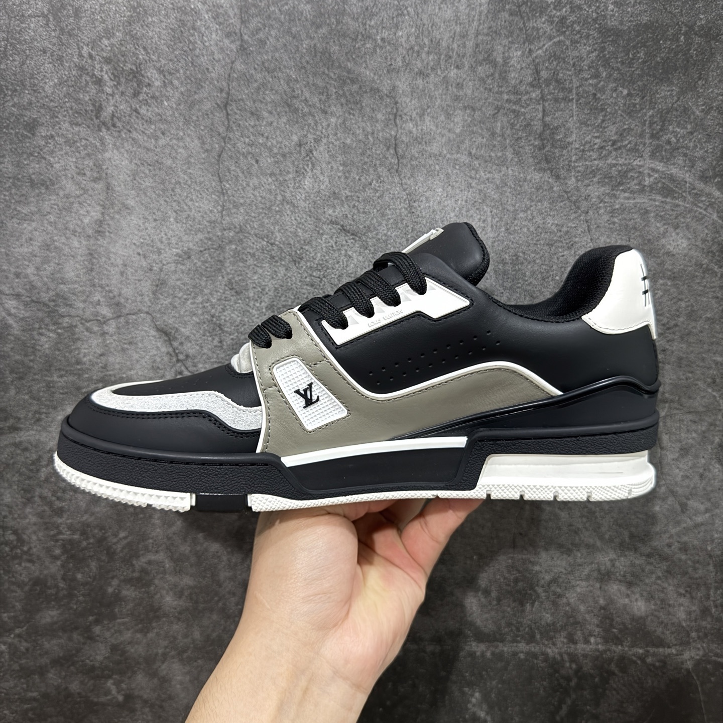 Louis Vuitton Trainer Sneaker T538010 | Loongbuymall