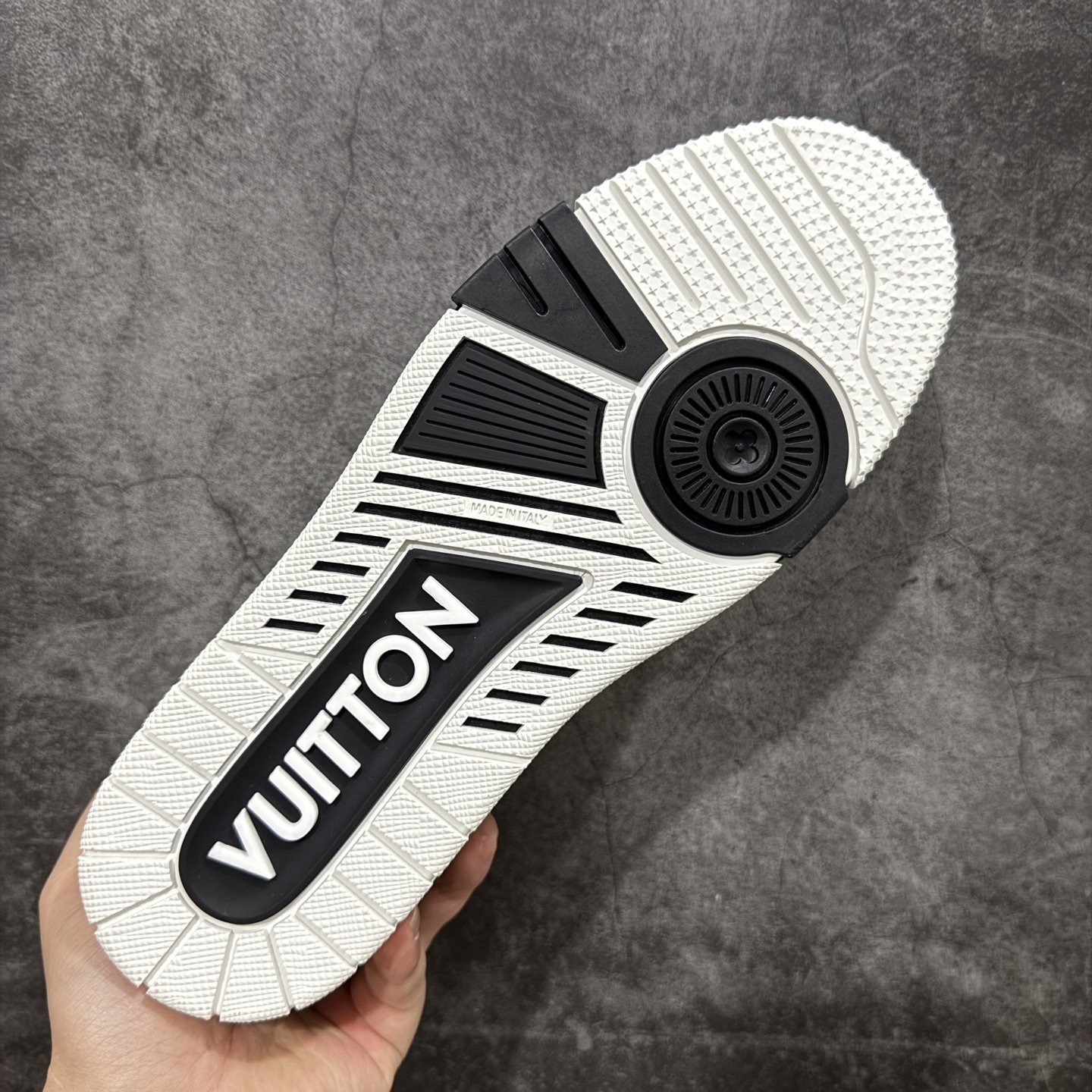 Louis Vuitton Trainer Sneaker T538010 | Loongbuymall