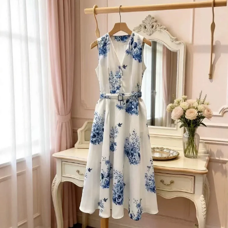 Seaside vacation blue and white printed long skirt | Loongbuymall