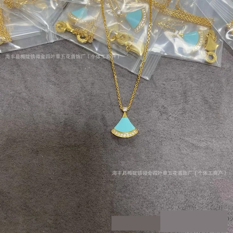 Full of Mother-of-pearl Chalcedony Red Double-layered Manufacturer's Necklace, Exquisitely Carved Jin Baoge Diamond