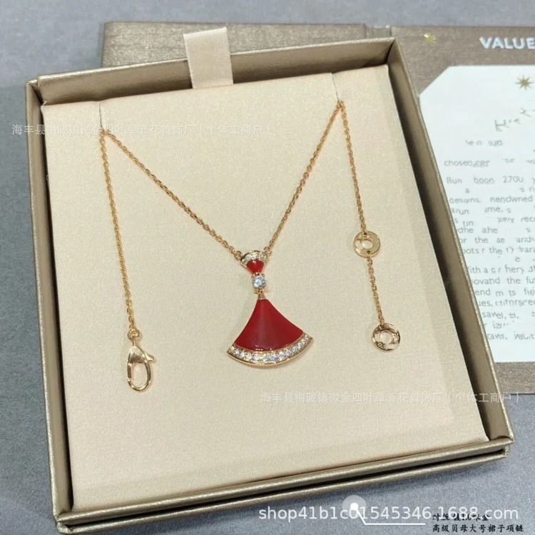 Full of Mother-of-pearl Chalcedony Red Double-layered Manufacturer's Necklace, Exquisitely Carved Jin Baoge Diamond