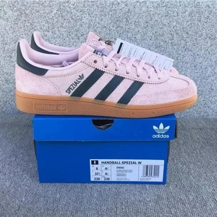 Fashion Trendy Sneakers 2021 005