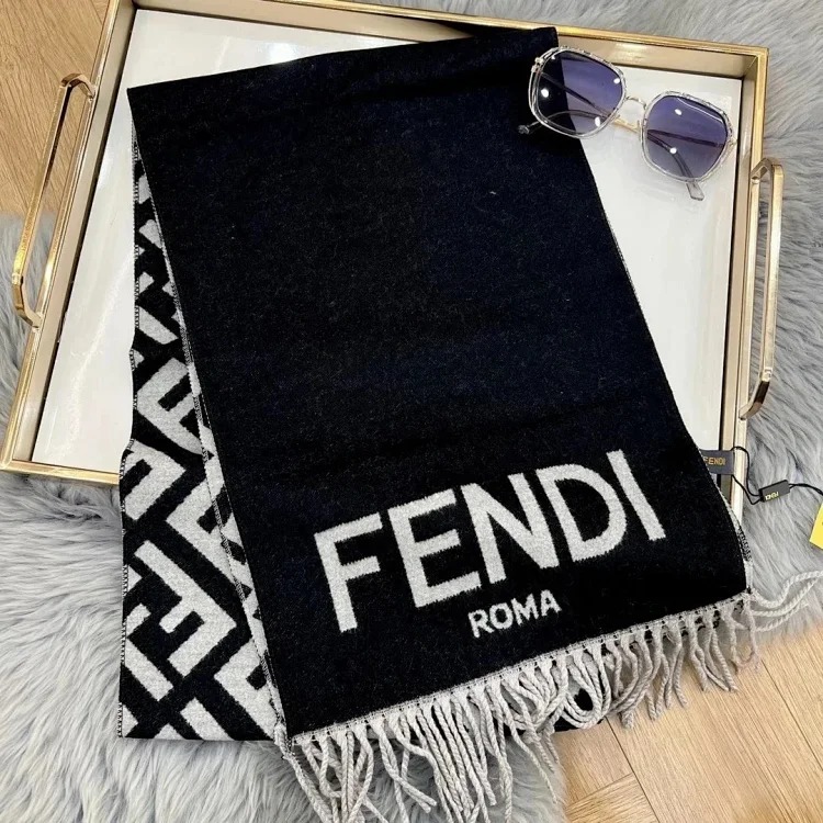 Autumn and winter fashionable and versatile light luxury scarf 01 (no after-sales service for more than 7 days)