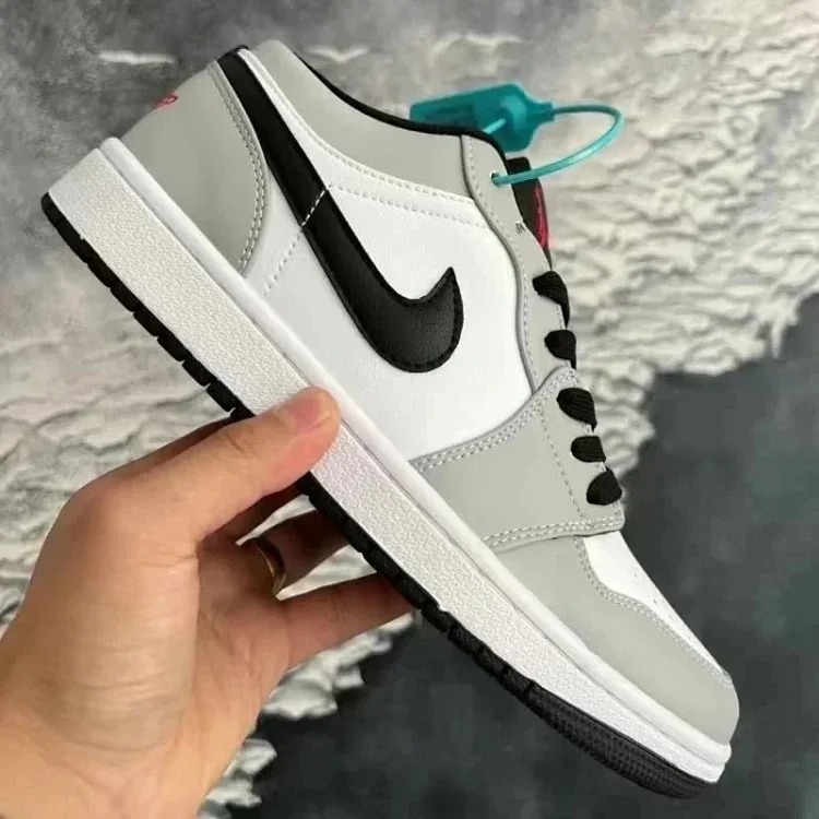 Youth Fashion Shoes ()