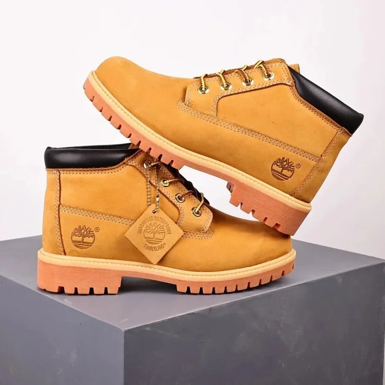 1014 Fashionable Rhubarb Boots