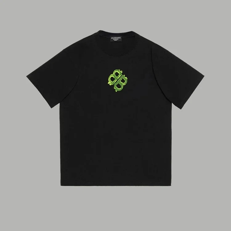Spring and summer comfortable, simple and versatile short-sleeved DD