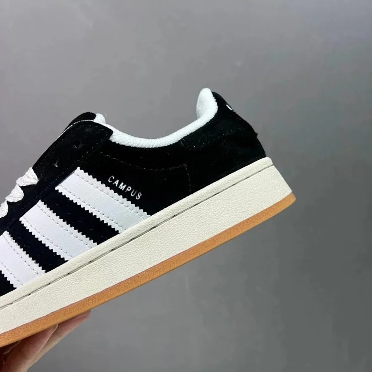 Casual Classic Vintage Sneakers HQ8708 1013