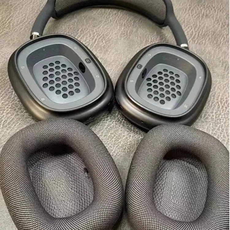 A-Max (Black) with noise reduction