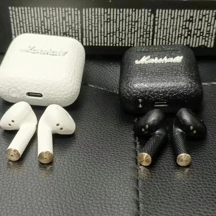 Wireless Bluetooth headsets