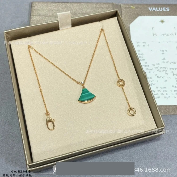 Full of Mother-of-pearl Chalcedony Red Double-layered Manufacturer's Necklace, Exquisitely Carved Jin Baoge Diamond