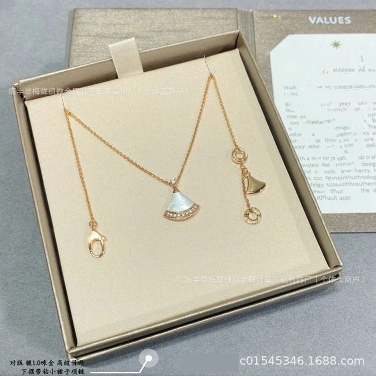 Full of Mother-of-pearl Chalcedony Red Double-layered Manufacturer's Necklace, Exquisitely Carved Jin Baoge Diamond