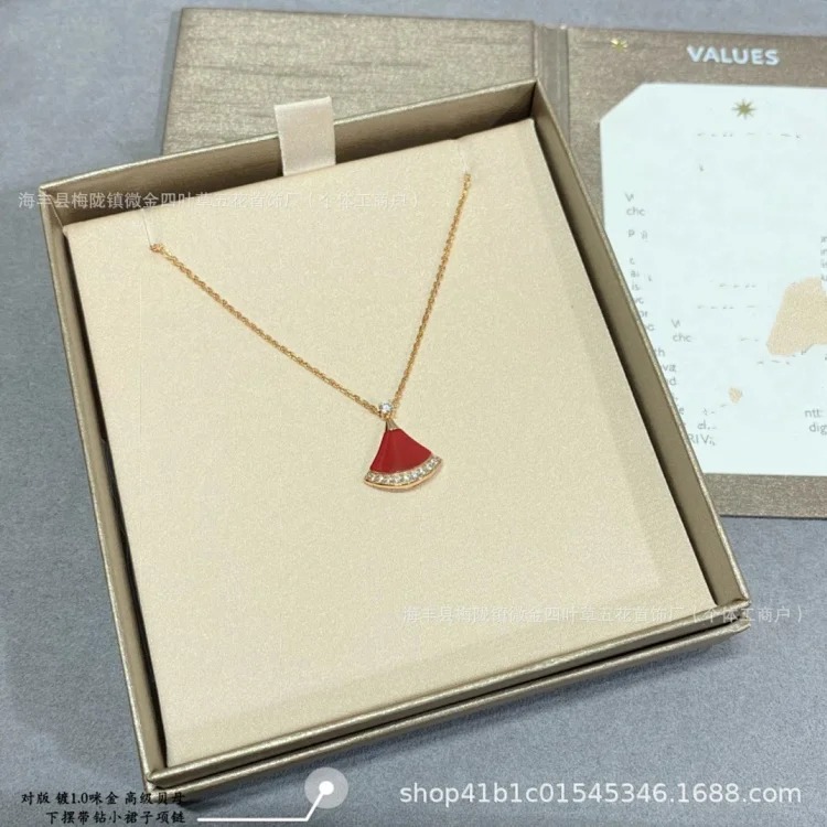 Full of Mother-of-pearl Chalcedony Red Double-layered Manufacturer's Necklace, Exquisitely Carved Jin Baoge Diamond