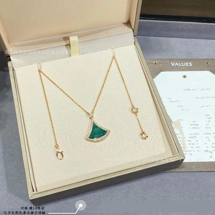 Full of Mother-of-pearl Chalcedony Red Double-layered Manufacturer's Necklace, Exquisitely Carved Jin Baoge Diamond