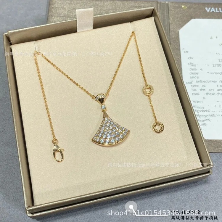 Full of Mother-of-pearl Chalcedony Red Double-layered Manufacturer's Necklace, Exquisitely Carved Jin Baoge Diamond