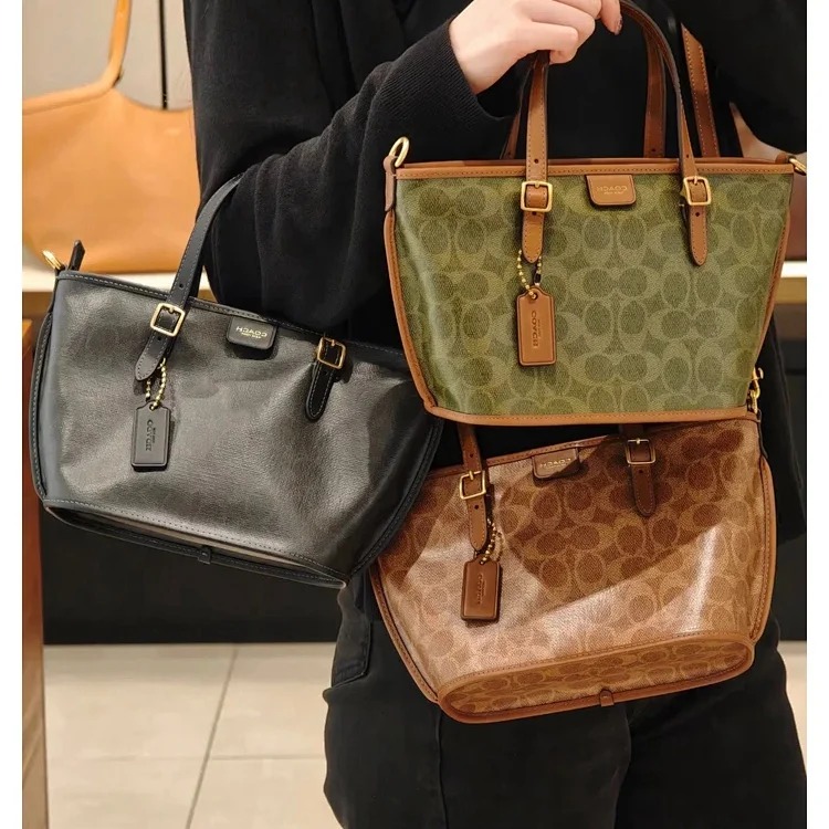 CoachCo*ch! New Taxi mini series vegetable basket~! Outlet ~ Tote bag is super light, super practica
