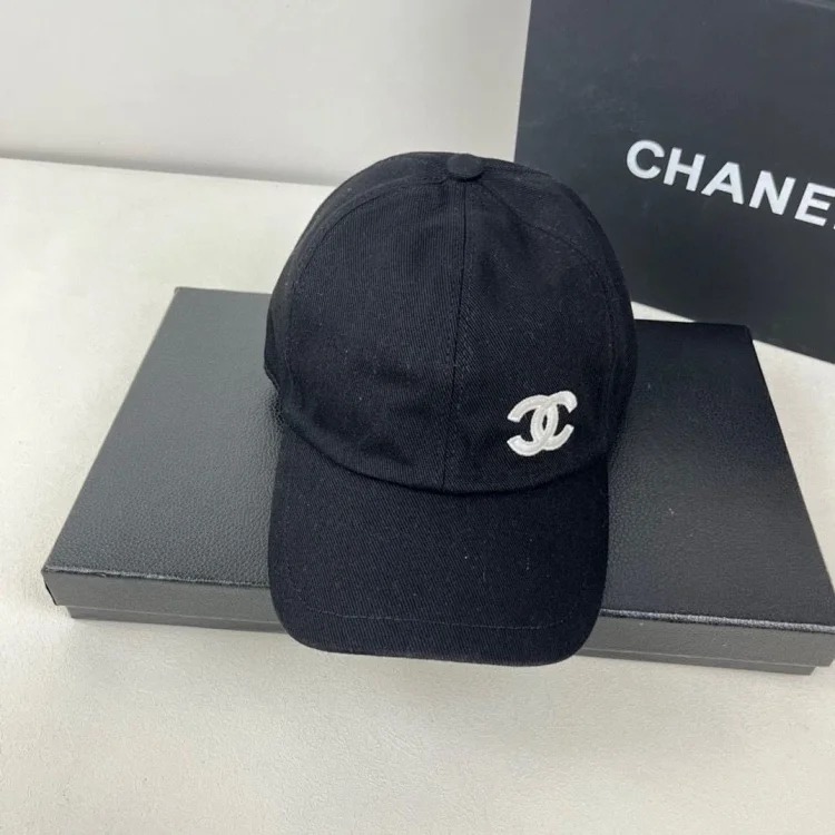 Chanel peaked hat can be worn by men and women, Xiaoxiangjia light luxury double C hat CHANEL hat