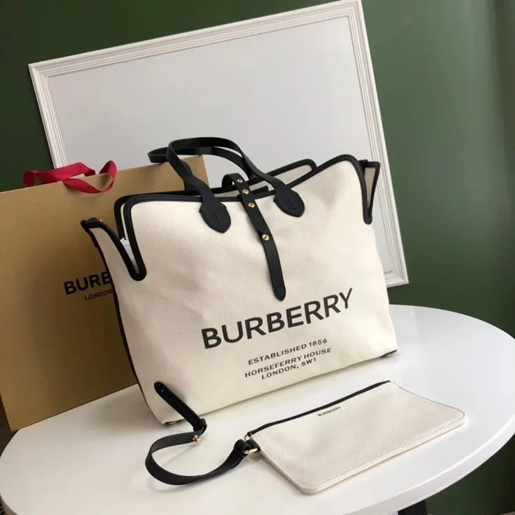 Burberry Belt Women's Large Capacity Tote Bag Shoulder Bag Women's Bag