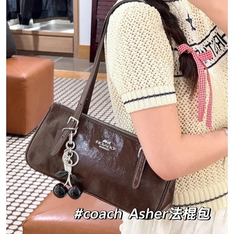 COACH C*ah ASHER armpit baguette! Classic baguette style with glossy cowhide design armpit bag for w