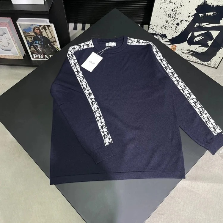 [Ready stock and shipped in seconds] Dijia high version navy blue sweater with arm webbing all over 