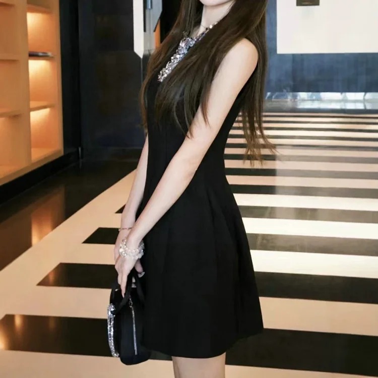 Solid Color Sleeveless Dress Women's Summer New Fashionable Lady Heavy Industry Neck Design Waist Slimming A-Line Skirt