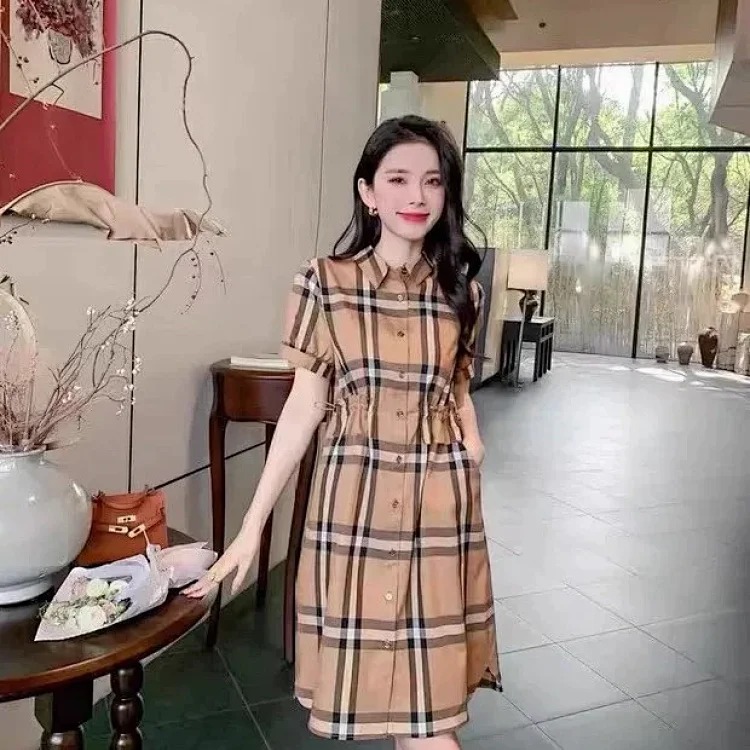 Burberry light luxury authentic 2026 summer new women's British style high-end skirt lapel plaid short-sleeved slim dress trendy