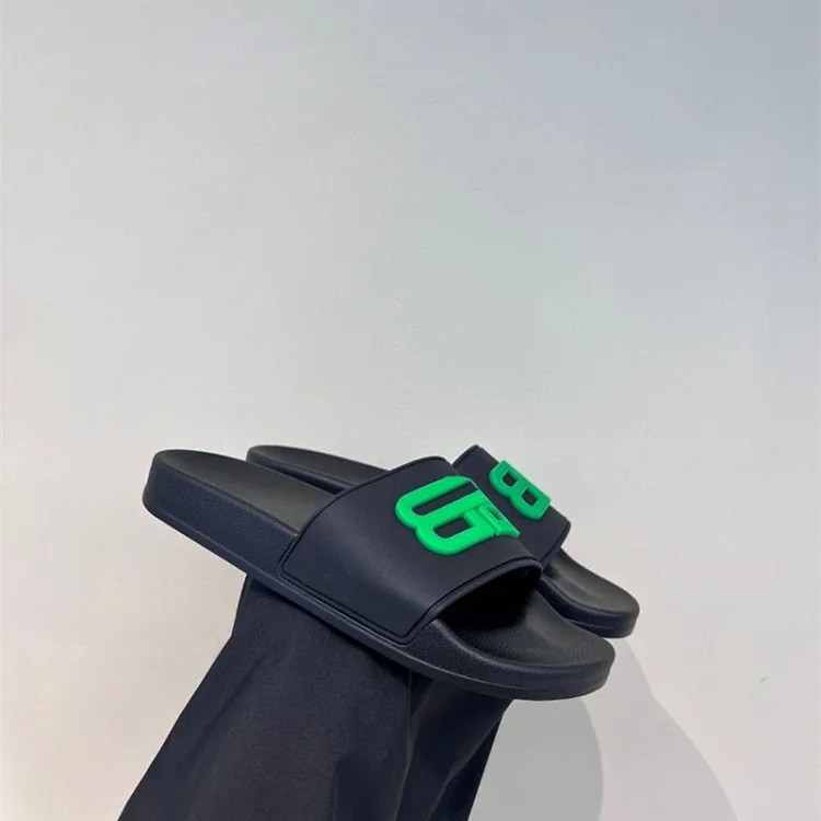 Balenciaga slippers couple style soft-soled beach sandals for outer wear