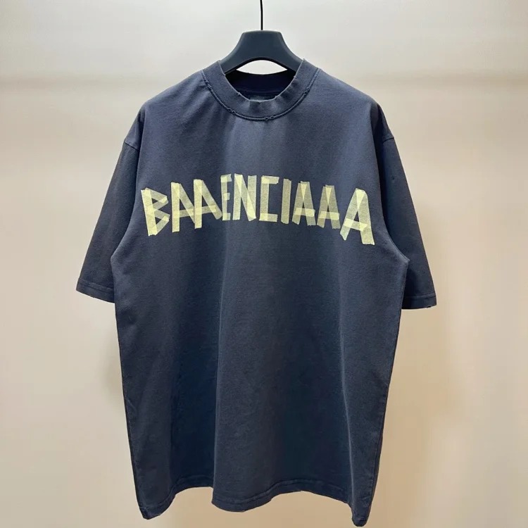 Yellow tape print washed distressed short-sleeved T-shirt