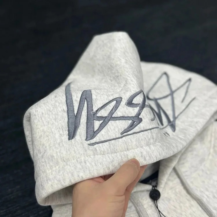 Embroidered hooded sweatshirt for men and women, couple style