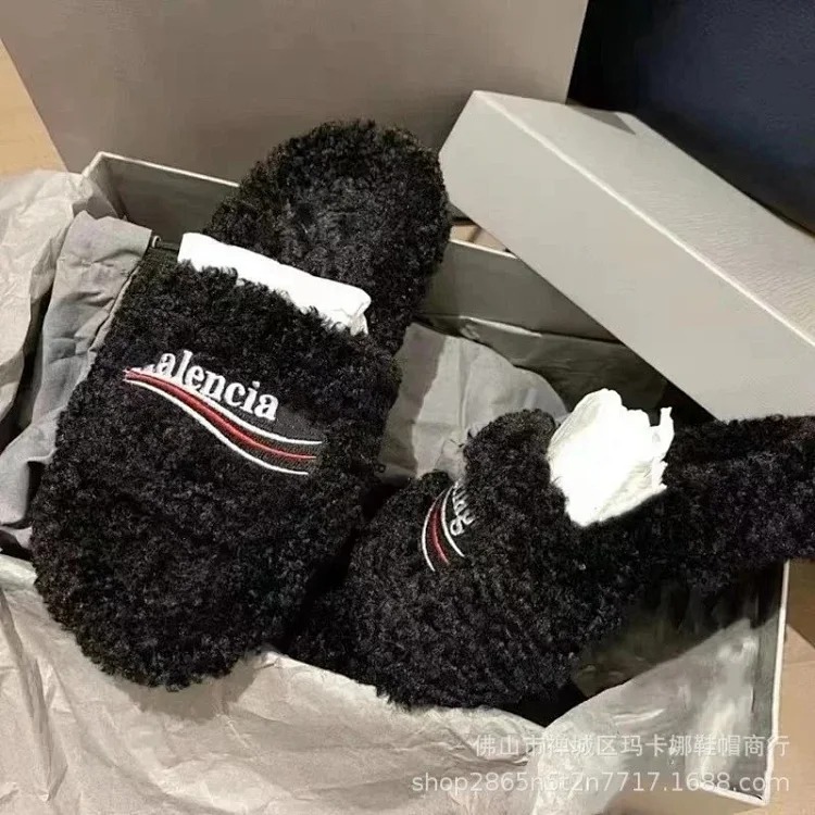 Women's furry slippers 2024 new style letter embroidered thick sole lamb