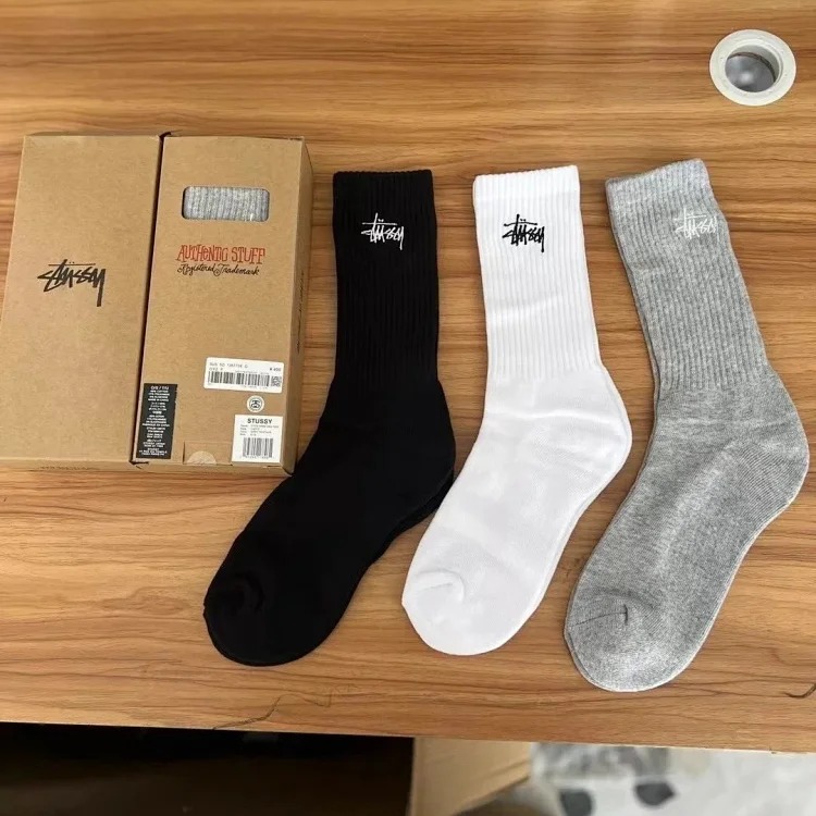 Classic black and white gray Stussy trendy socks sports socks gift box with 3 pairs of towel bottom 