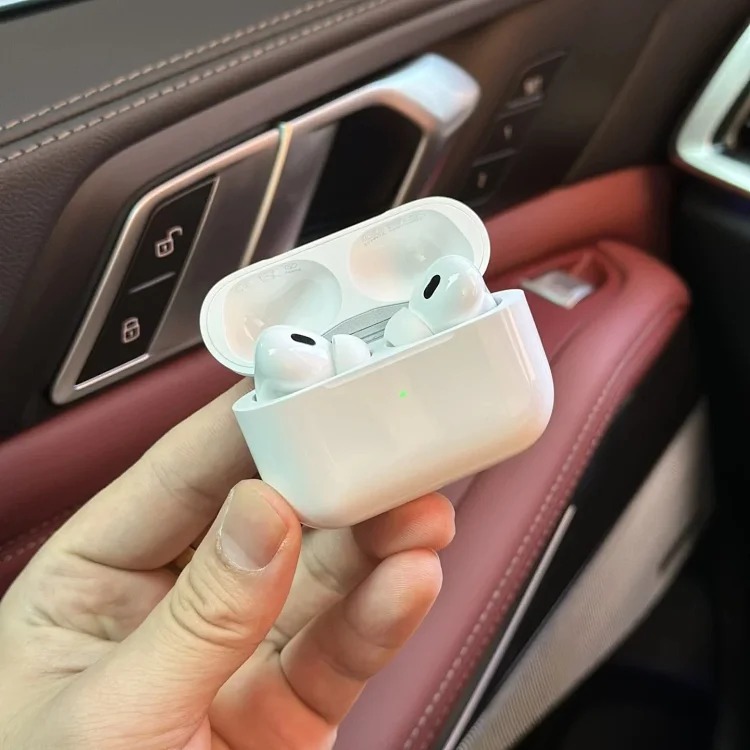 High quality headphones (see more in store)