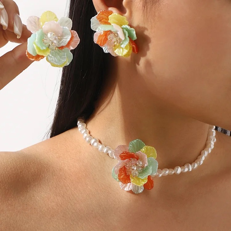 Fashion Pearl Earrings N11582