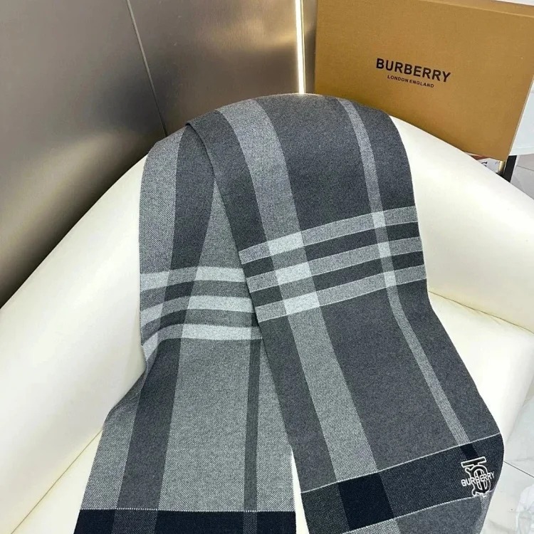 Versatile Classic Scarf 001