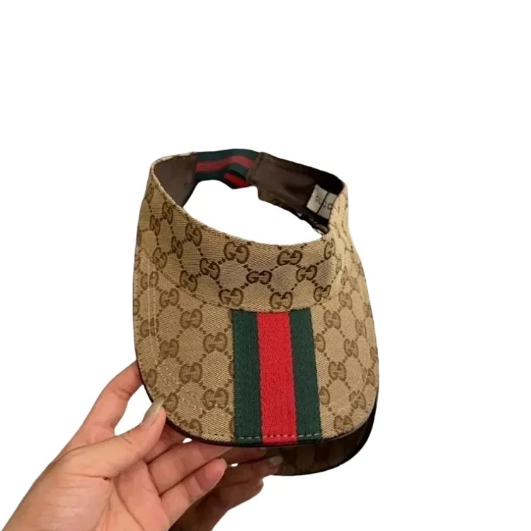Fashionable baseball cap