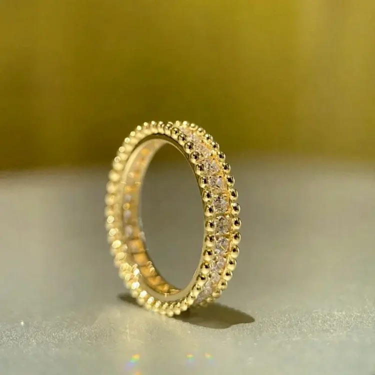 Versatile Classic Gold Ring