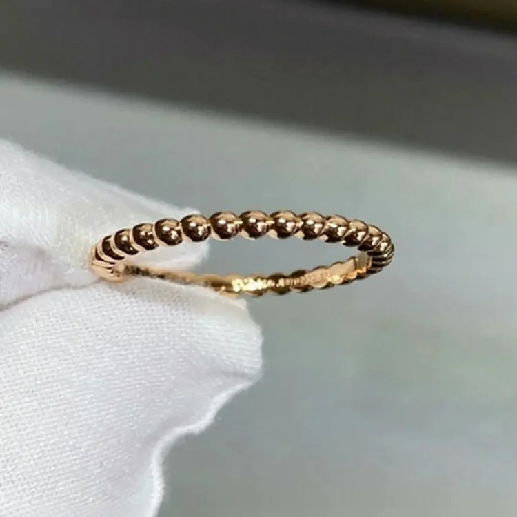 Versatile Classic Gold Ring