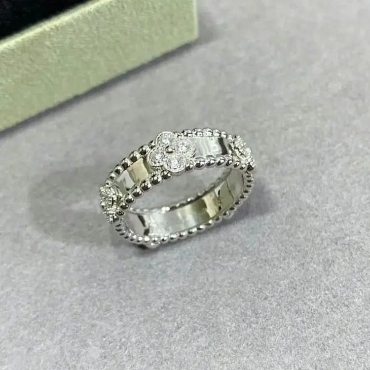 Versatile Classic Gold Ring
