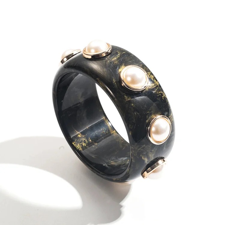 Versatile Vintage Gold Bracelet
