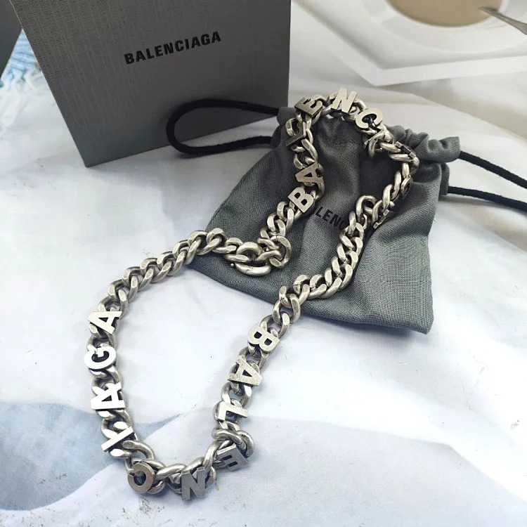 Internet celebrity Paris style heavy industry old Cuban chain street style versatile retro necklace boyfriend style weight necklace